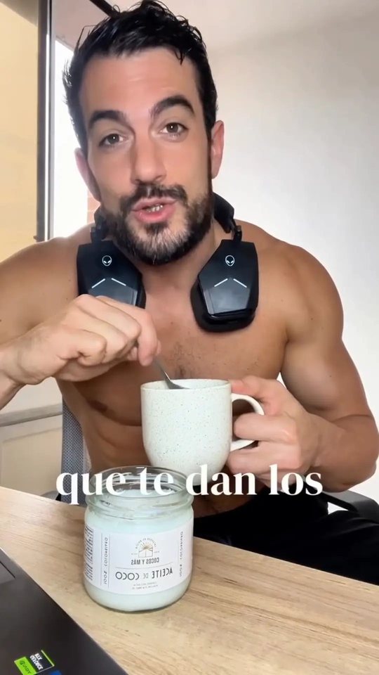 Video de cliente usando aceite de coco Cocos y Más